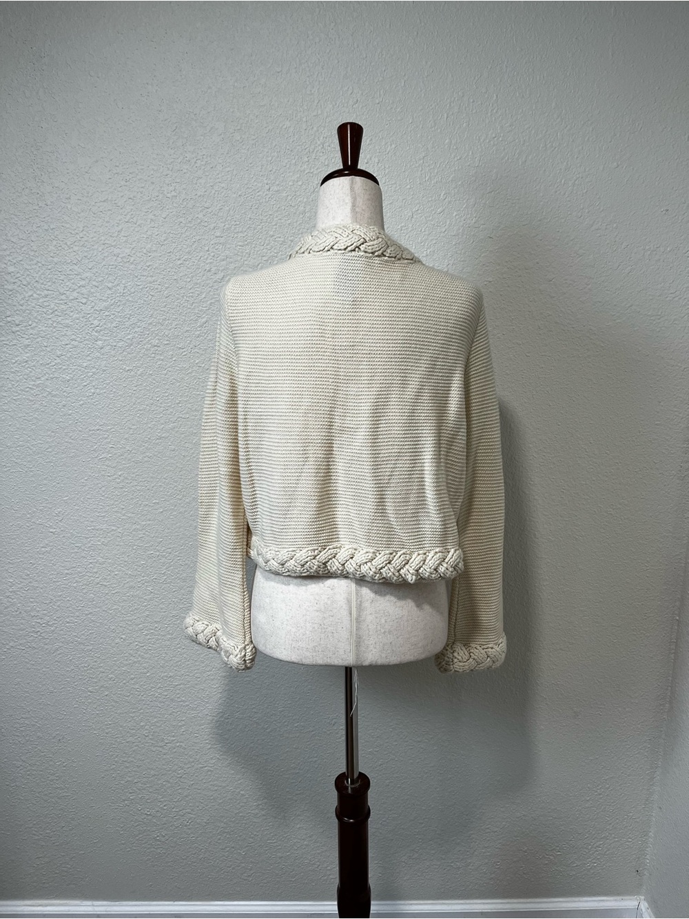 Elizabeth James Honey White Thick Cable Knit Cardi with Braid Detail Size Large - Picture 3 of 6